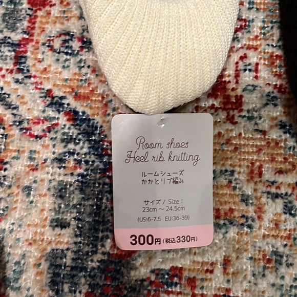 Fluffy Kitten Slippers 😺 - Picture 4 of 5